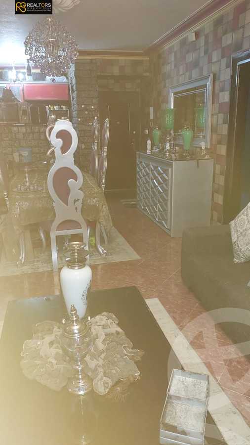 https://aqarmap.com.eg/ar/listing/5982948-for-sale-cairo-6th-of-october-el-ahyaa-neighborhood-3rd-al-hay-al-thalith-st