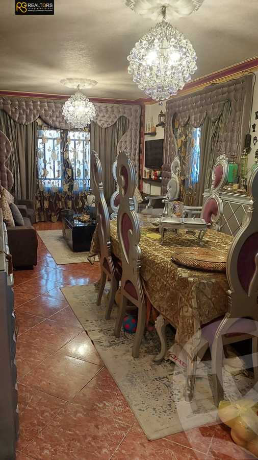 https://aqarmap.com.eg/ar/listing/5982948-for-sale-cairo-6th-of-october-el-ahyaa-neighborhood-3rd-al-hay-al-thalith-st