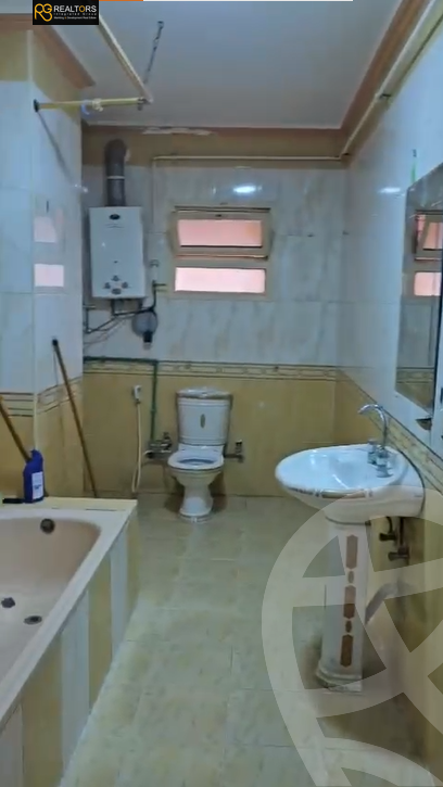 https://aqarmap.com.eg/en/listing/5983219-for-sale-cairo-6th-of-october-el-ahyaa-neighborhood-4th-school-st