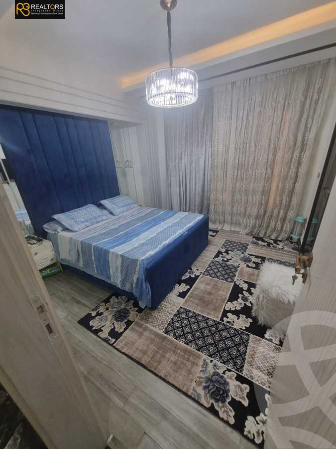 https://aqarmap.com.eg/en/listing/6038594-for-sale-cairo-el-sheikh-zayed-city-compounds-el-khamayel