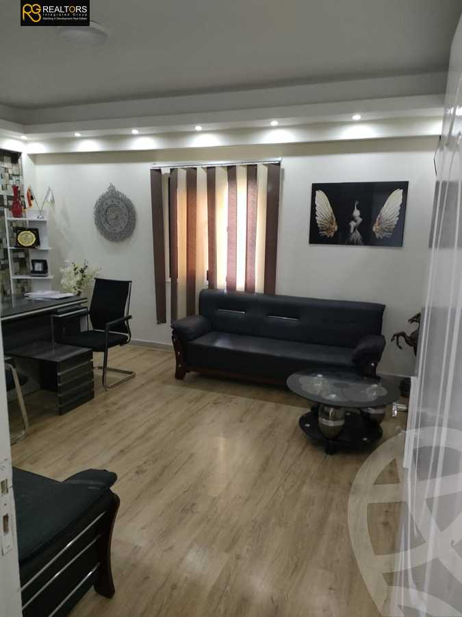 https://aqarmap.com.eg/ar/listing/6038706-for-sale-cairo-el-sheikh-zayed-city-el-hay-elasher-street-100
