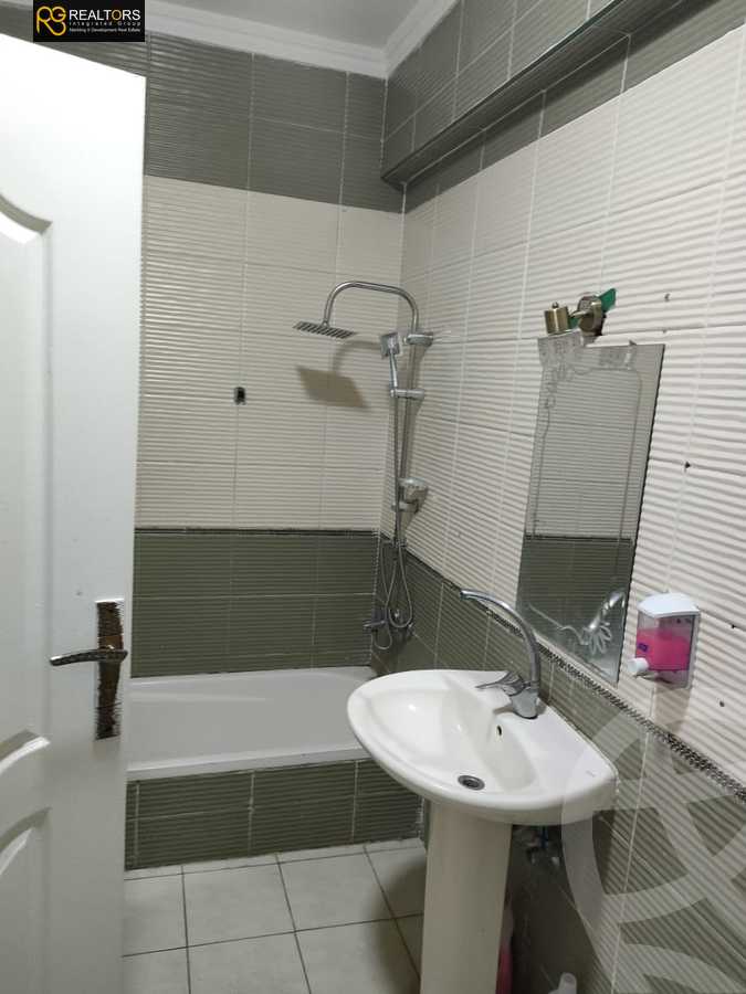 https://aqarmap.com.eg/ar/listing/6038706-for-sale-cairo-el-sheikh-zayed-city-el-hay-elasher-street-100
