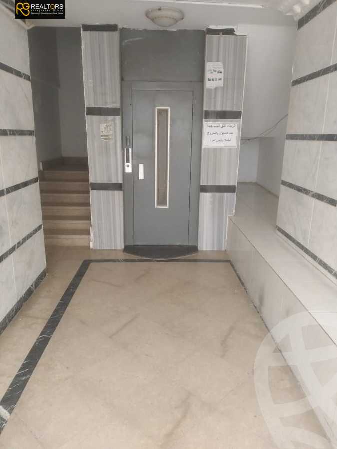 https://aqarmap.com.eg/ar/listing/6045342-for-sale-cairo-6th-of-october-el-ahyaa-neighborhood-4th-neighborhood-5