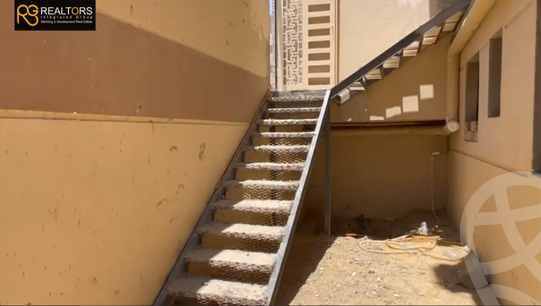 https://aqarmap.com.eg/en/listing/6045415-for-sale-cairo-6th-of-october-compounds-high-town