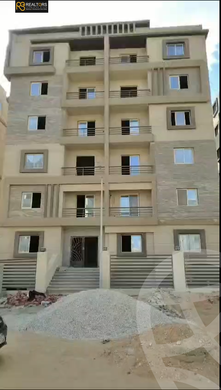 https://aqarmap.com.eg/en/listing/6046446-for-sale-cairo-6th-of-october-hadaeq-october-kmbwnd-fy-hdyq-ktwbr-hfn-hylz-myny-kmbwnd