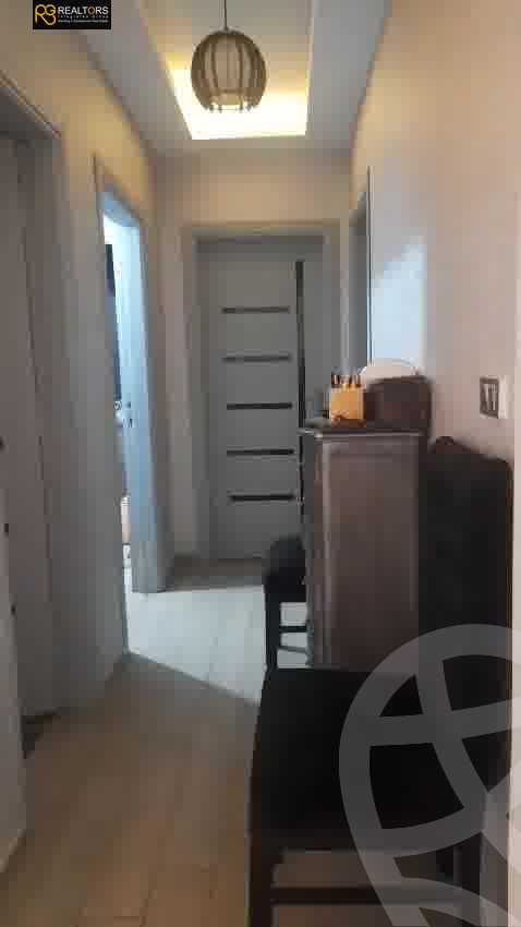 https://aqarmap.com.eg/ar/listing/6048791-for-sale-cairo-el-sheikh-zayed-city-compounds-el-khamayel