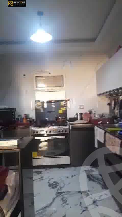 https://aqarmap.com.eg/ar/listing/6048791-for-sale-cairo-el-sheikh-zayed-city-compounds-el-khamayel