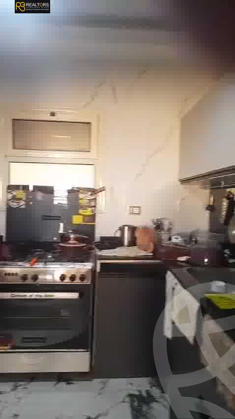 https://aqarmap.com.eg/ar/listing/6048791-for-sale-cairo-el-sheikh-zayed-city-compounds-el-khamayel
