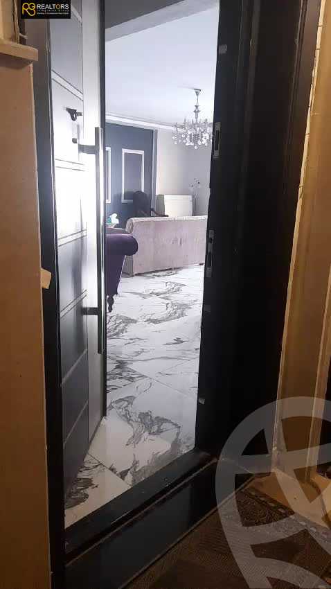 https://aqarmap.com.eg/ar/listing/6048791-for-sale-cairo-el-sheikh-zayed-city-compounds-el-khamayel