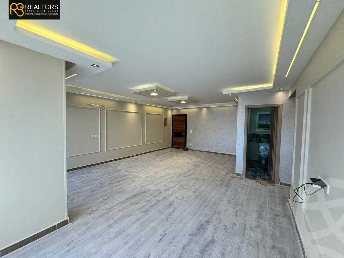 https://aqarmap.com.eg/en/listing/6048845-for-sale-cairo-6th-of-october-hadaeq-october-kmbwnd-fy-hdyq-ktwbr-lake-front