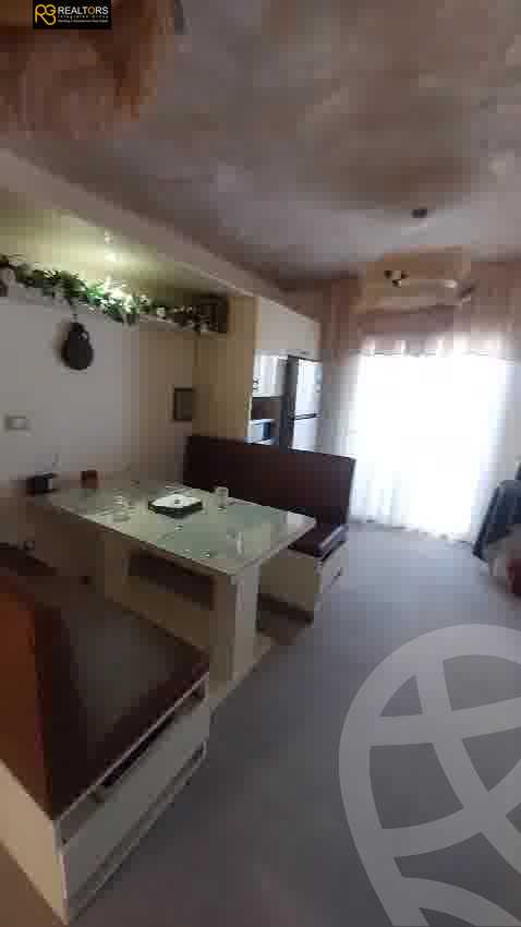 https://aqarmap.com.eg/en/listing/6048908-for-sale-cairo-6th-of-october-hadaeq-october-kmbwnd-fy-hdyq-ktwbr-el-rayhan-oasis