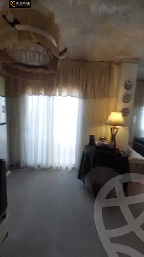 https://aqarmap.com.eg/en/listing/6048908-for-sale-cairo-6th-of-october-hadaeq-october-kmbwnd-fy-hdyq-ktwbr-el-rayhan-oasis