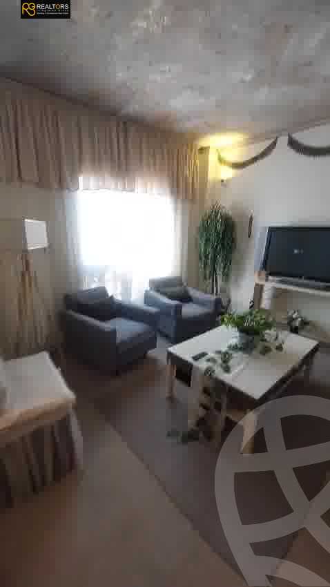 https://aqarmap.com.eg/en/listing/6048908-for-sale-cairo-6th-of-october-hadaeq-october-kmbwnd-fy-hdyq-ktwbr-el-rayhan-oasis