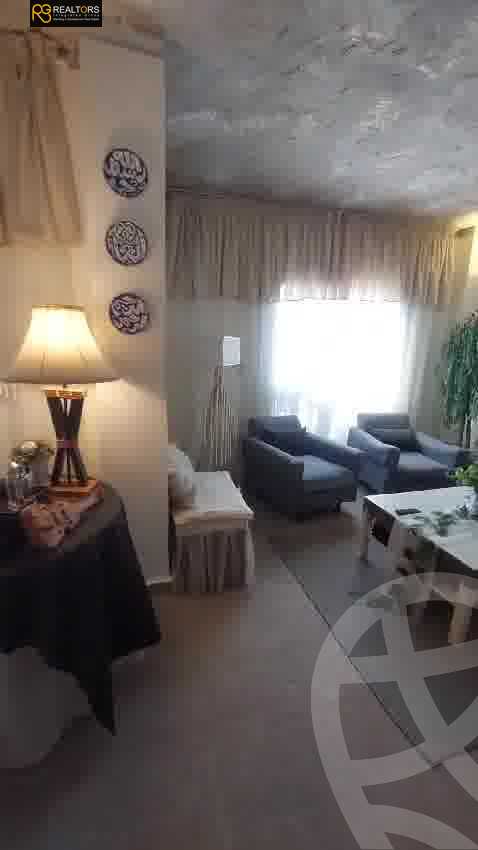 https://aqarmap.com.eg/en/listing/6048908-for-sale-cairo-6th-of-october-hadaeq-october-kmbwnd-fy-hdyq-ktwbr-el-rayhan-oasis