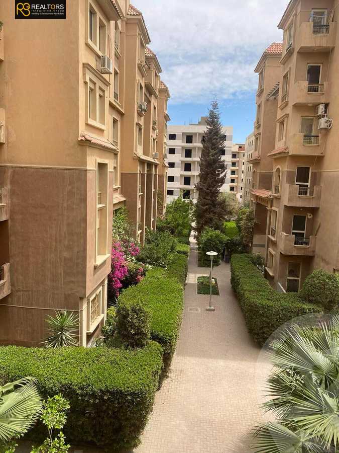 https://aqarmap.com.eg/en/listing/6048952-for-sale-cairo-6th-of-october-hadaeq-october-kmbwnd-fy-hdyq-ktwbr-italian-square