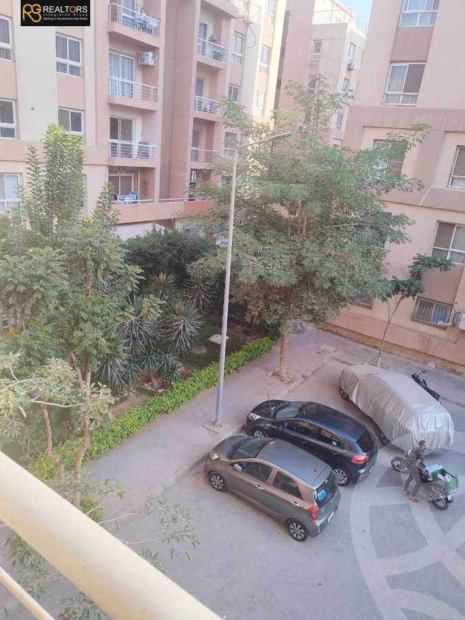 https://aqarmap.com.eg/en/listing/6048972-for-sale-cairo-6th-of-october-hadaeq-october-kmbwnd-fy-hdyq-ktwbr-degla-gardens