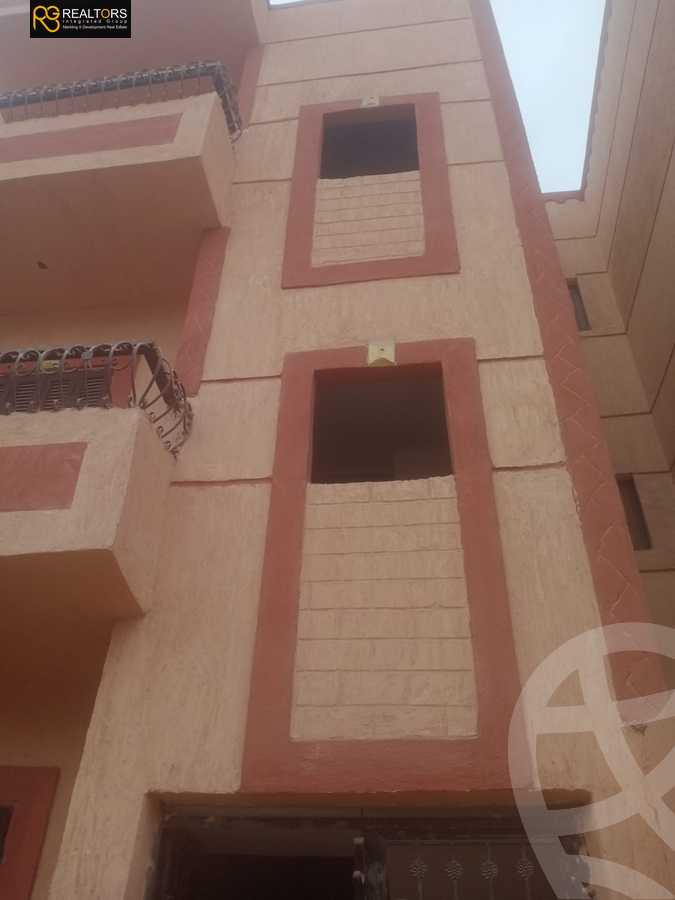 https://aqarmap.com.eg/en/listing/6048982-for-sale-cairo-6th-of-october-hadaeq-october-kmbwnd-fy-hdyq-ktwbr-italian-square