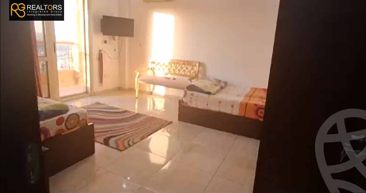 https://aqarmap.com.eg/en/listing/6049610-for-sale-cairo-el-sheikh-zayed-city-compounds-el-khamayel