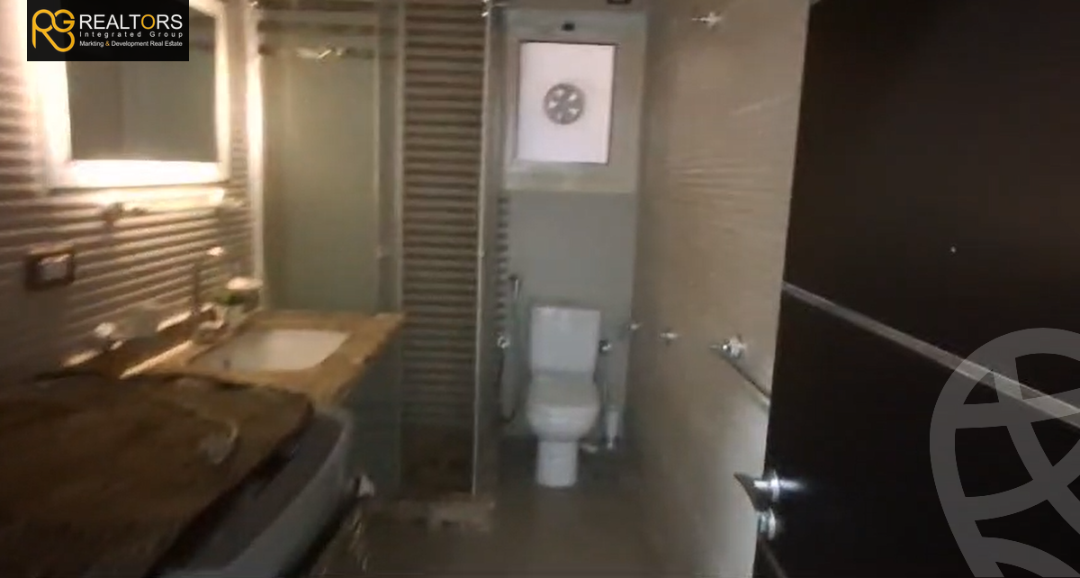 https://aqarmap.com.eg/en/listing/6049610-for-sale-cairo-el-sheikh-zayed-city-compounds-el-khamayel