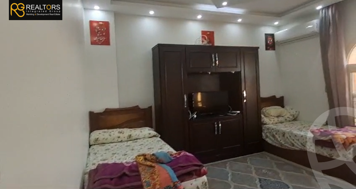 https://aqarmap.com.eg/en/listing/6049610-for-sale-cairo-el-sheikh-zayed-city-compounds-el-khamayel