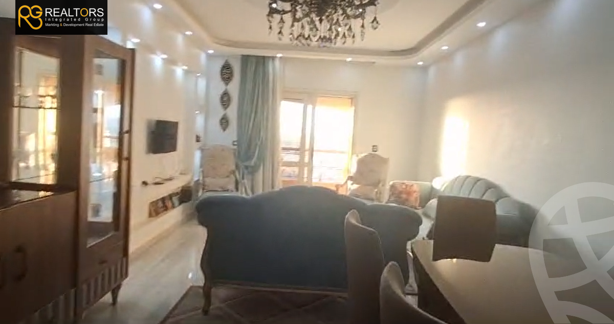 https://aqarmap.com.eg/en/listing/6049610-for-sale-cairo-el-sheikh-zayed-city-compounds-el-khamayel