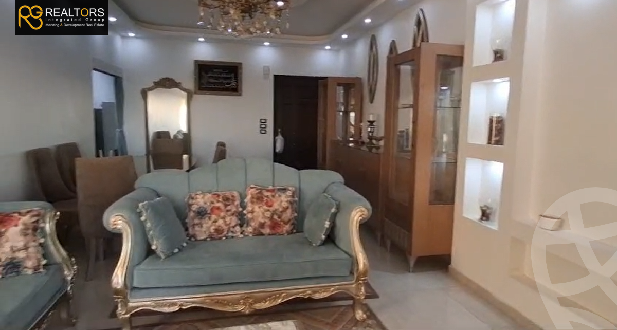 https://aqarmap.com.eg/en/listing/6049610-for-sale-cairo-el-sheikh-zayed-city-compounds-el-khamayel