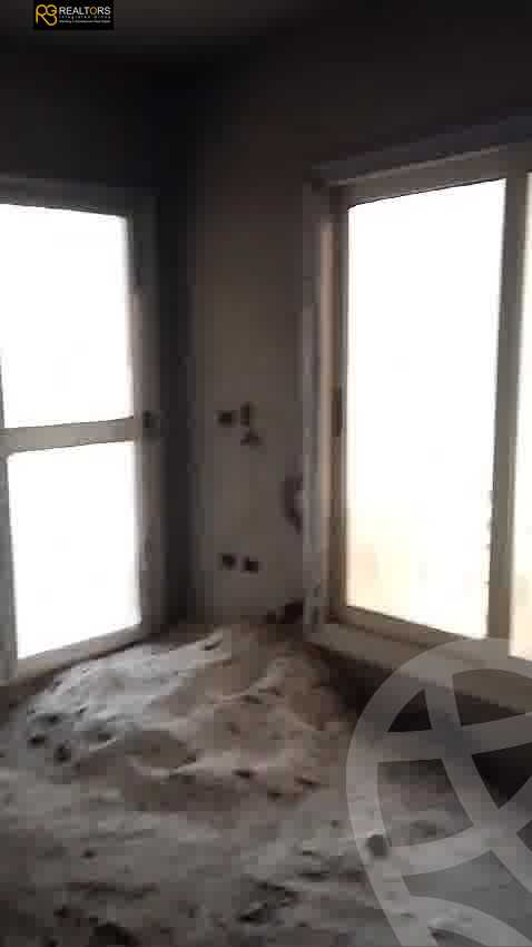 https://aqarmap.com.eg/en/listing/6049872-for-sale-cairo-el-sheikh-zayed-city-compounds-el-khamayel