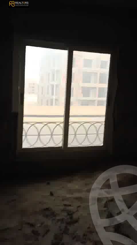 https://aqarmap.com.eg/en/listing/6049872-for-sale-cairo-el-sheikh-zayed-city-compounds-el-khamayel
