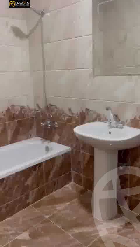 https://aqarmap.com.eg/en/listing/6049878-for-rent-cairo-6th-of-october-el-ahyaa-neighborhood-8th-el-tahrir-rd