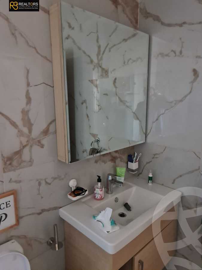 https://aqarmap.com.eg/en/listing/6051992-for-sale-cairo-el-sheikh-zayed-city-compounds-beverly-hills
