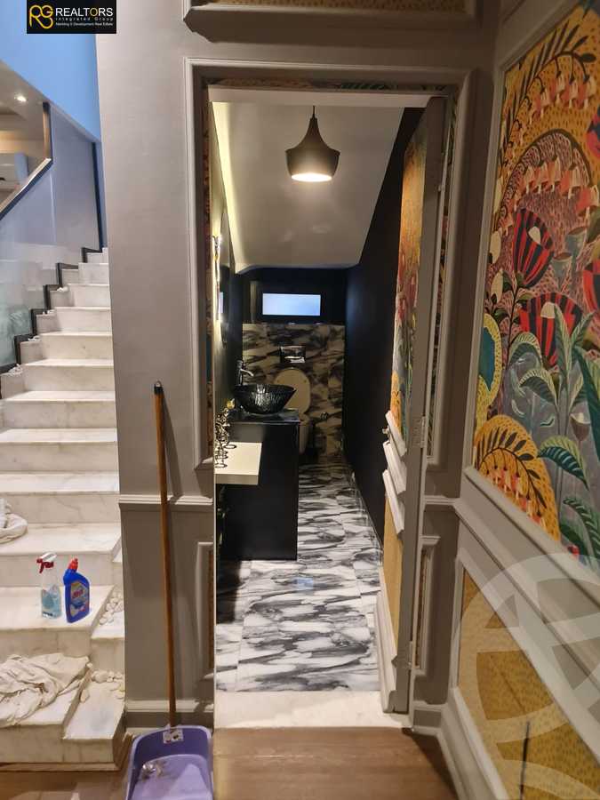 https://aqarmap.com.eg/en/listing/6051992-for-sale-cairo-el-sheikh-zayed-city-compounds-beverly-hills