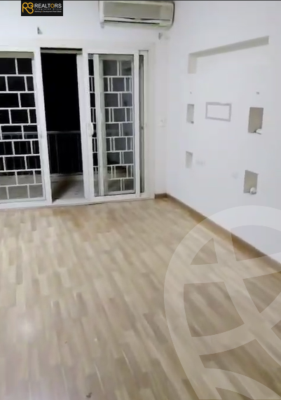 https://aqarmap.com.eg/en/listing/6121028-for-sale-cairo-el-sheikh-zayed-city-compounds-dh-drys