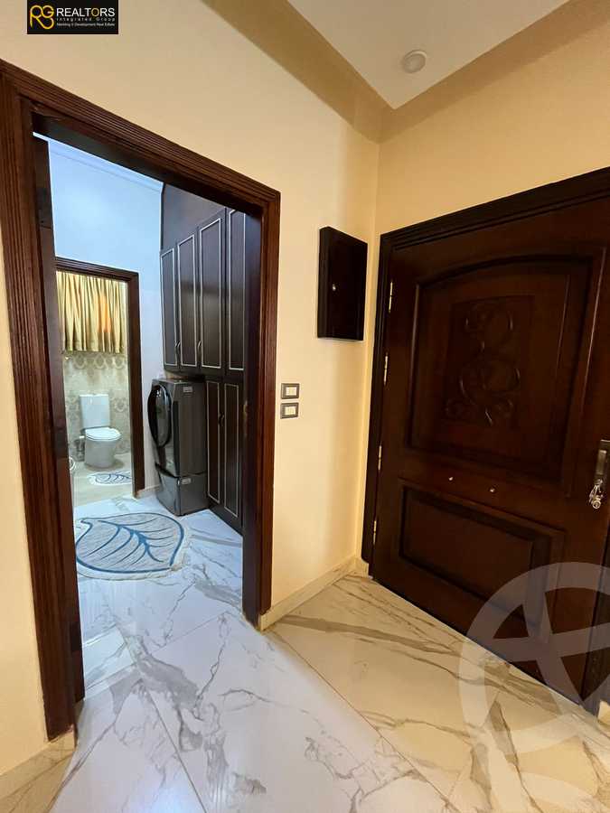 https://aqarmap.com.eg/en/listing/6147776-for-sale-cairo-el-sheikh-zayed-city-compounds-el-yasmeen-compound