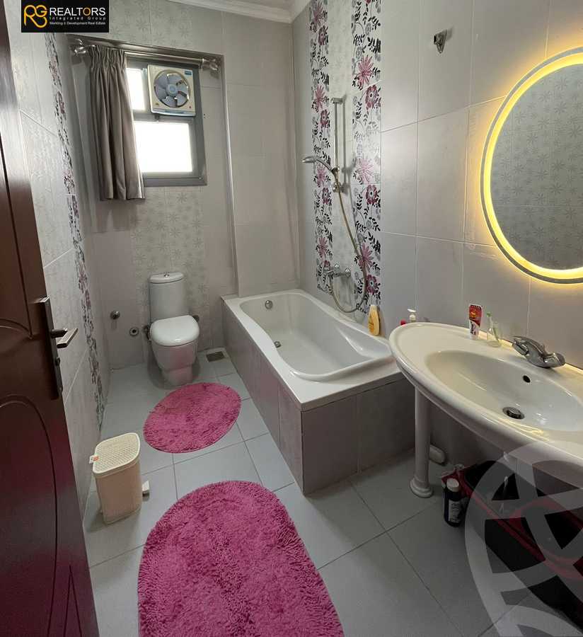 https://aqarmap.com.eg/en/listing/6147776-for-sale-cairo-el-sheikh-zayed-city-compounds-el-yasmeen-compound