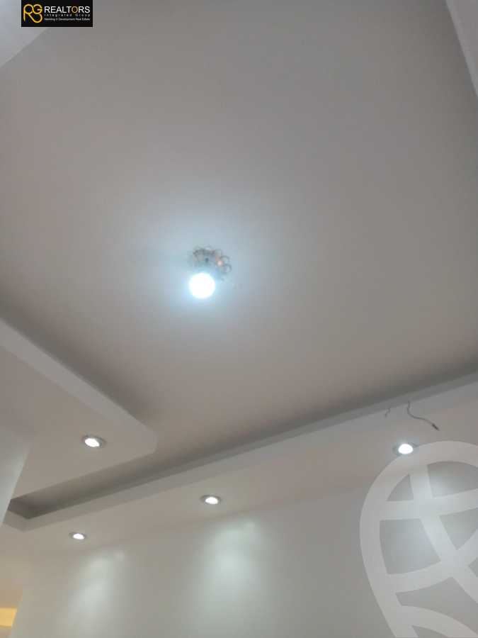 https://aqarmap.com.eg/en/listing/6169460-for-sale-cairo-el-sheikh-zayed-city-el-hay-el-hady-ashaer-area-1-street-10