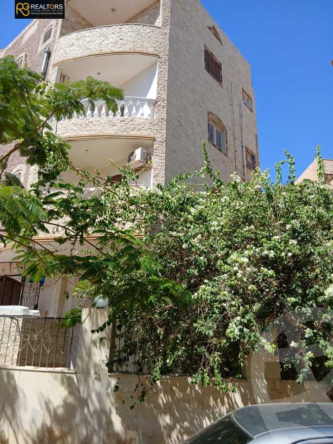 https://aqarmap.com.eg/en/listing/6169460-for-sale-cairo-el-sheikh-zayed-city-el-hay-el-hady-ashaer-area-1-street-10