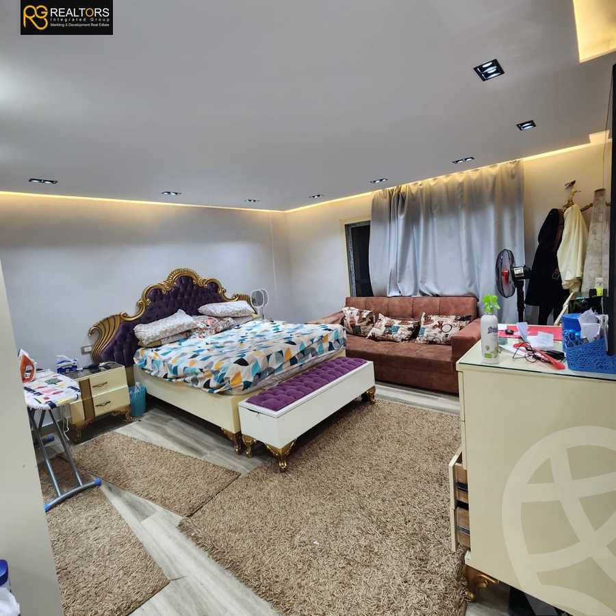 https://aqarmap.com.eg/en/listing/6169467-for-sale-cairo-el-sheikh-zayed-city-compounds-el-khamayel