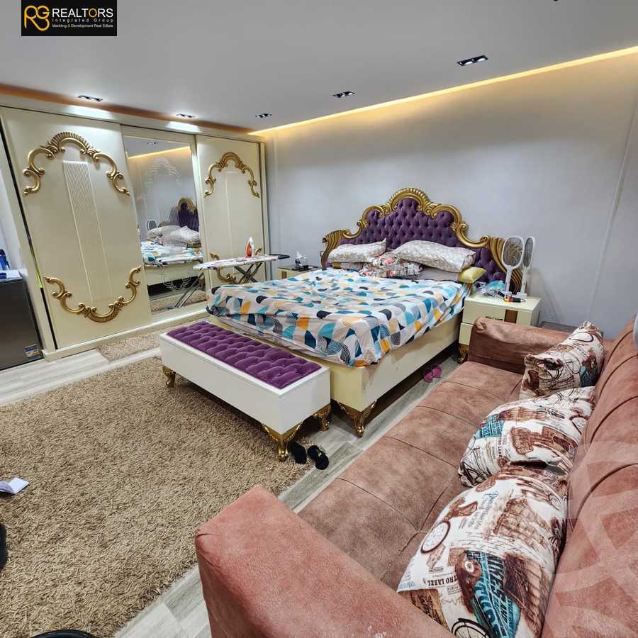 https://aqarmap.com.eg/en/listing/6169467-for-sale-cairo-el-sheikh-zayed-city-compounds-el-khamayel