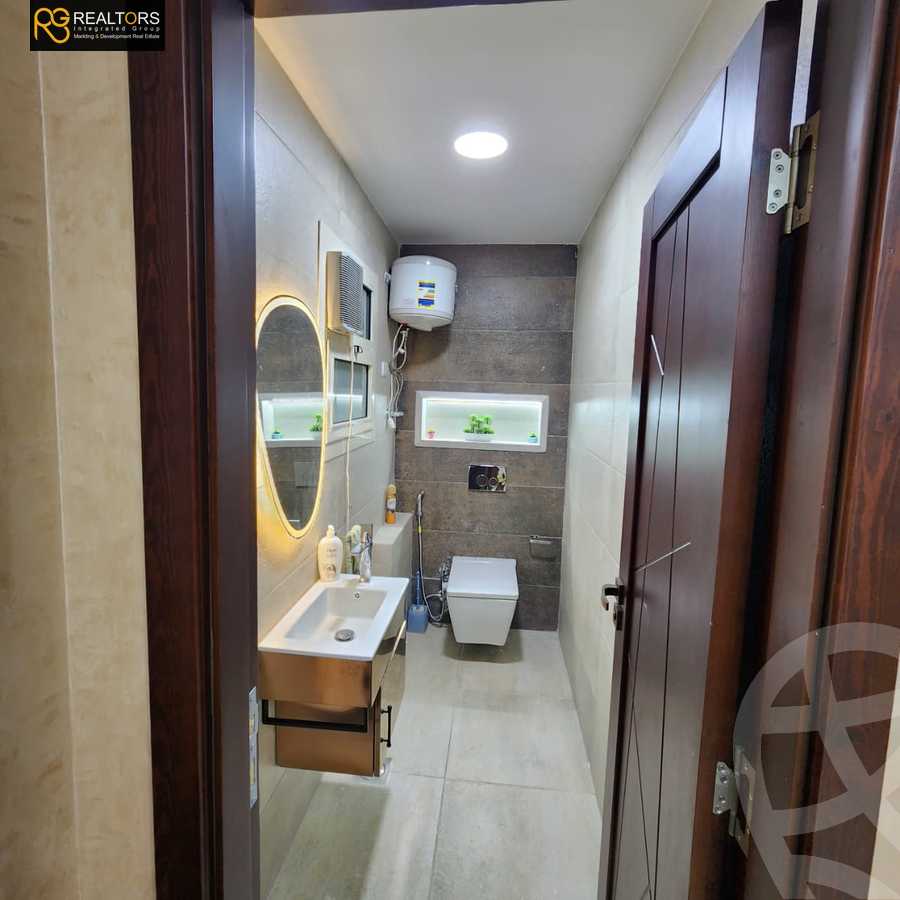 https://aqarmap.com.eg/en/listing/6169467-for-sale-cairo-el-sheikh-zayed-city-compounds-el-khamayel