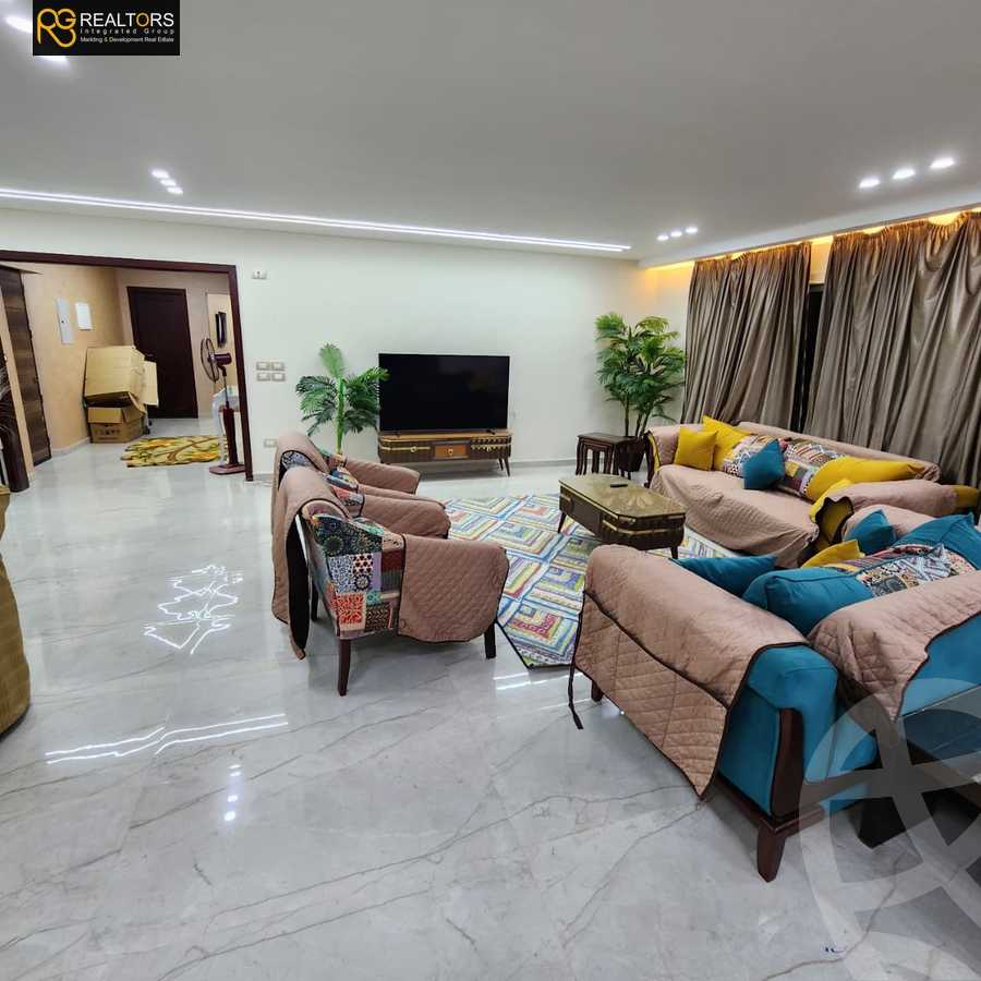 https://aqarmap.com.eg/en/listing/6169467-for-sale-cairo-el-sheikh-zayed-city-compounds-el-khamayel