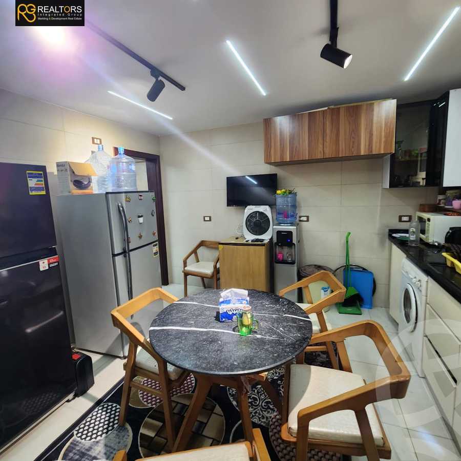 https://aqarmap.com.eg/en/listing/6169467-for-sale-cairo-el-sheikh-zayed-city-compounds-el-khamayel