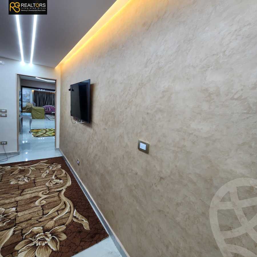 https://aqarmap.com.eg/en/listing/6169467-for-sale-cairo-el-sheikh-zayed-city-compounds-el-khamayel