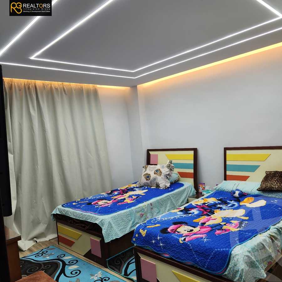 https://aqarmap.com.eg/en/listing/6169467-for-sale-cairo-el-sheikh-zayed-city-compounds-el-khamayel