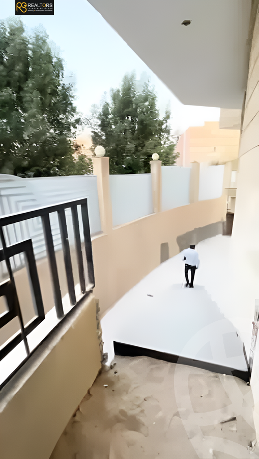 https://aqarmap.com.eg/en/listing/6169997-for-sale-cairo-el-sheikh-zayed-city-el-hay-el-thaleth-ashaer-shr-13