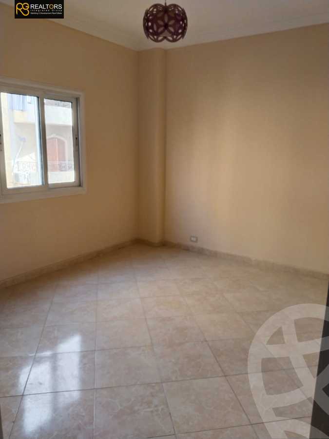 https://aqarmap.com.eg/en/listing/6170405-for-sale-cairo-el-sheikh-zayed-city-el-hay-el-hady-ashaer-area-1-street-10