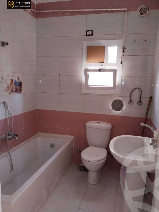 https://aqarmap.com.eg/en/listing/6170405-for-sale-cairo-el-sheikh-zayed-city-el-hay-el-hady-ashaer-area-1-street-10