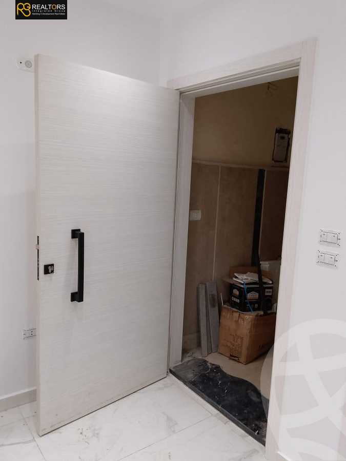 https://aqarmap.com.eg/en/listing/6170566-for-sale-cairo-el-sheikh-zayed-city-compounds-el-khamayel