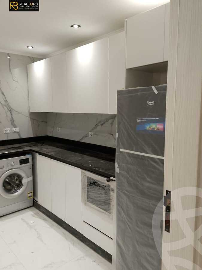 https://aqarmap.com.eg/en/listing/6170566-for-sale-cairo-el-sheikh-zayed-city-compounds-el-khamayel