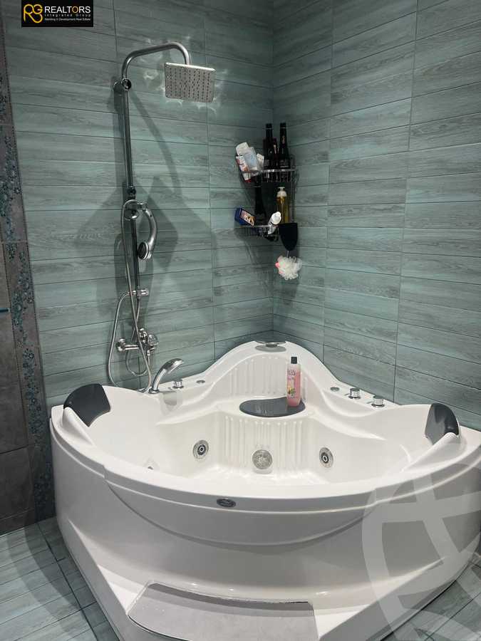 https://aqarmap.com.eg/en/listing/6170580-for-sale-cairo-el-sheikh-zayed-city-small-investor