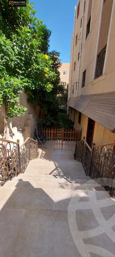 https://aqarmap.com.eg/en/listing/6172555-for-sale-cairo-el-sheikh-zayed-city-el-hay-elasher-street-100